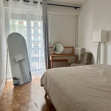 Modern Apartment Near The Eiffel Tower, 45M Париж Экстерьер фото